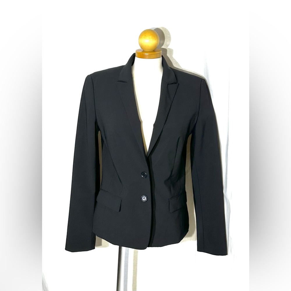 Hugo Boss - Black Wool Crepe Blazer - Size 8 - EUC